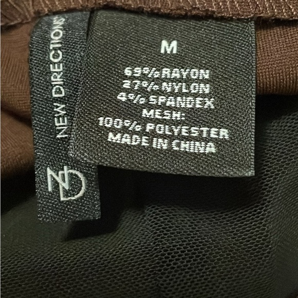 Pull on Pants Slim Leg by New Directions Medium Brown New with tag - Picture 3 of 3